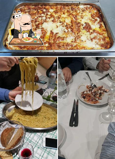 Platti al Caffe' Dei Fiori Di Veneziano Broccia B. C.Sas