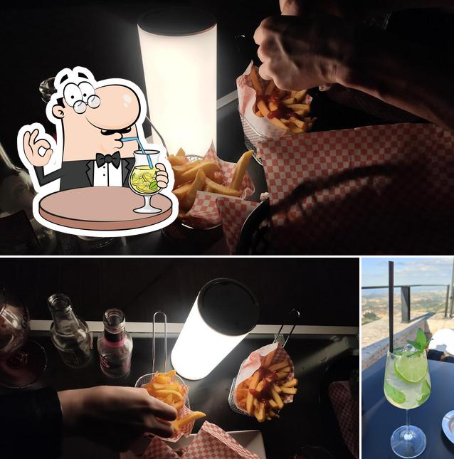 Dai un’occhiata alla immagine che raffigura la bevanda e cibo di IN or OUT