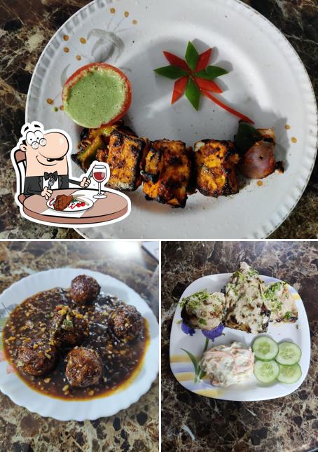 Order meat dishes at TAKEAWAY JUNCTION