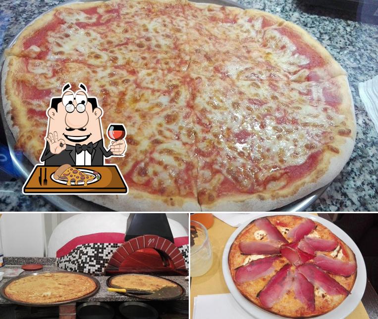 A Roba da Torta Livorno, puoi prenderti una bella pizza