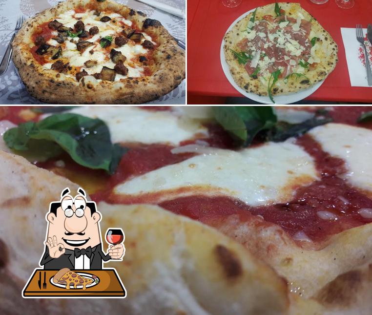 A Ciro Savarese Arzano, puoi assaggiare una bella pizza