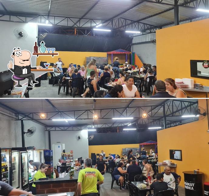 O interior do Espetos Manzo