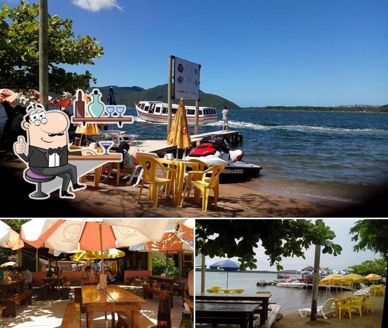 O interior do Restaurante Cachoeira