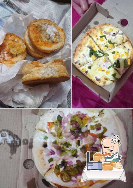 Garlic bread at SKF Pizza Meal