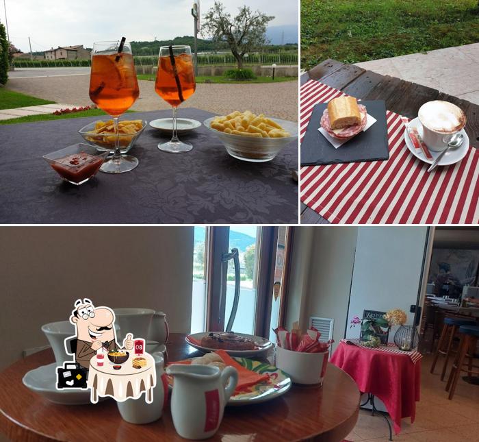 Tra le varie cose da Bar Sottovento si possono trovare la cibo e interni