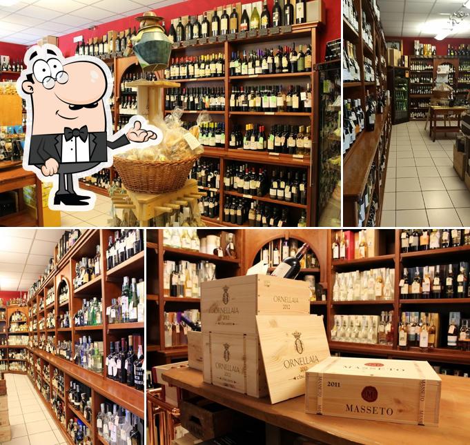 Siediti a un tavolo di Luise Alfredo Srl- Enoteca e Vendita Vini, Birre, Distillati, Gastronomia, Alimentari