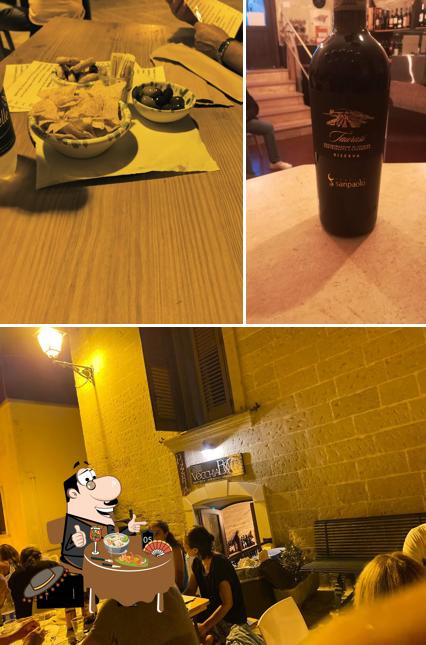 La cibo e interni del ristorante