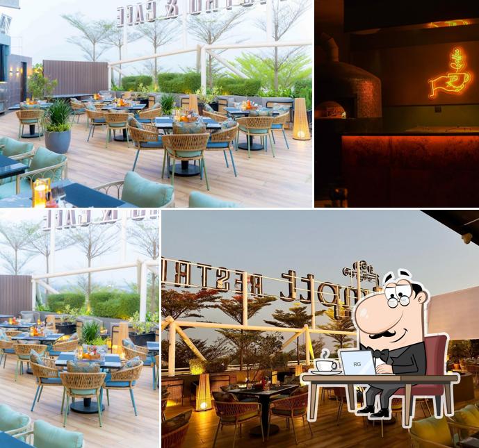 Check out how Cafe tt looks inside