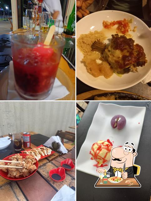 Platos en Makoto Yakisoba e Costela no Bafo