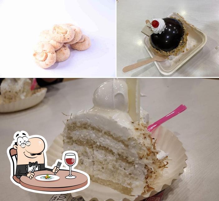 Meals at Karachi Bakery