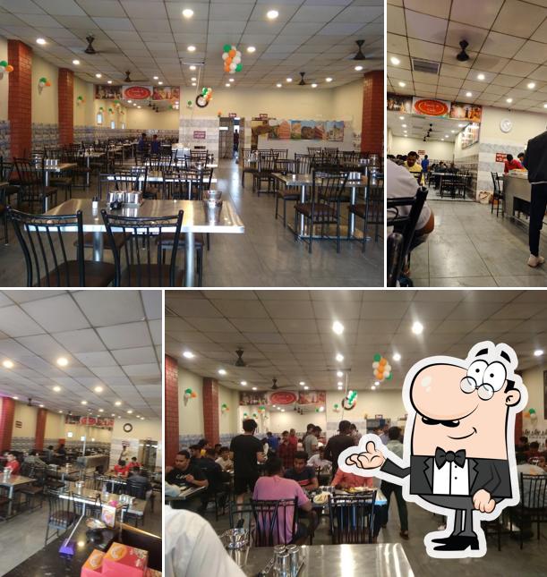 The interior of Karnawat bhojan prasadi