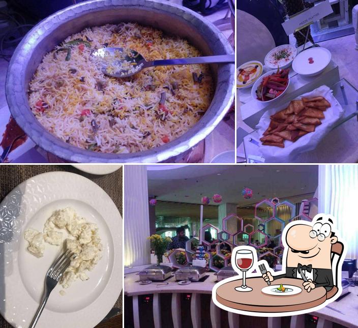 Meals at Pavilion 75