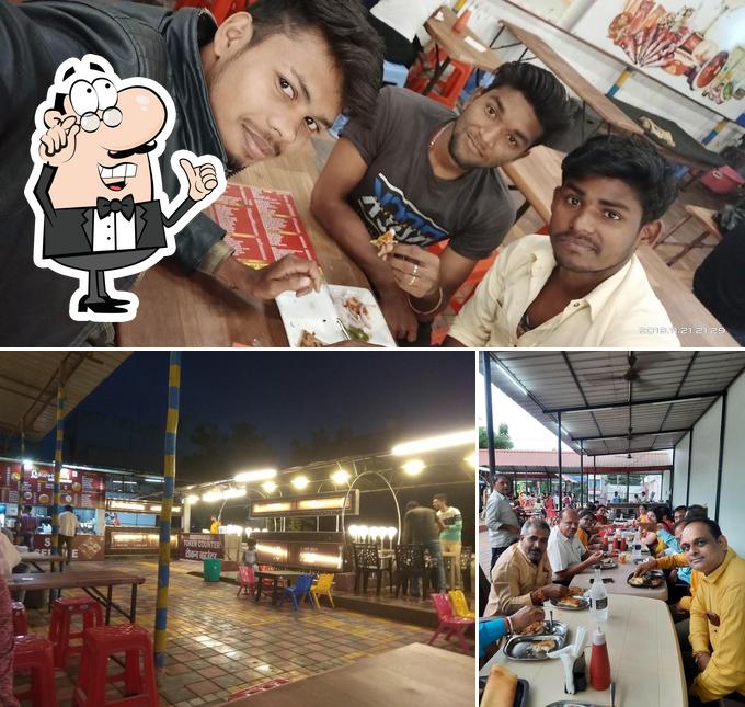 The interior of Chaupati King