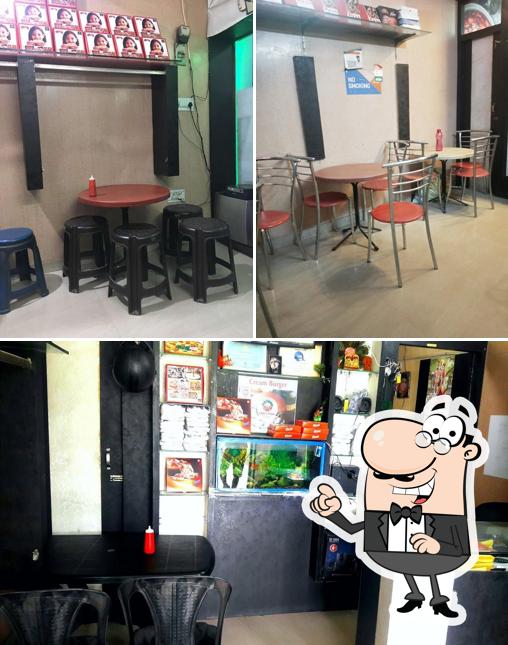 The interior of Akki's Pizza