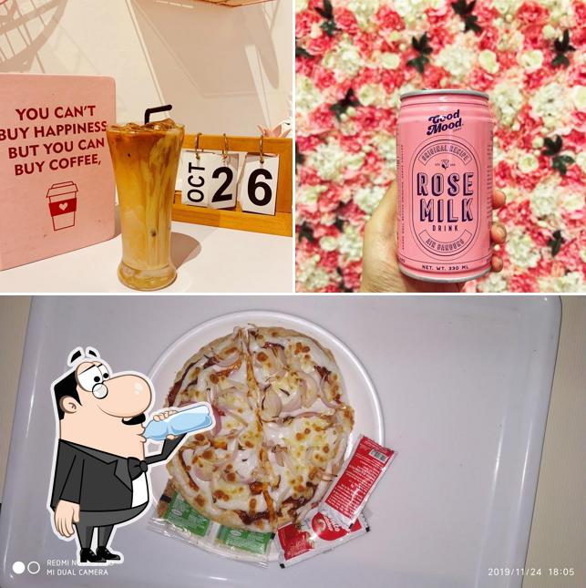 Tom & jerry cafe is distinguished by drink and food