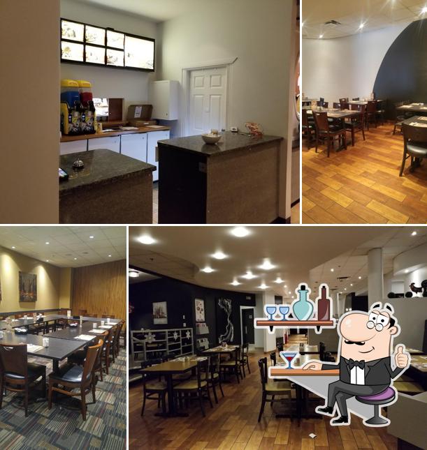 Installez-vous à l'une des tables de Le Côq Rôti