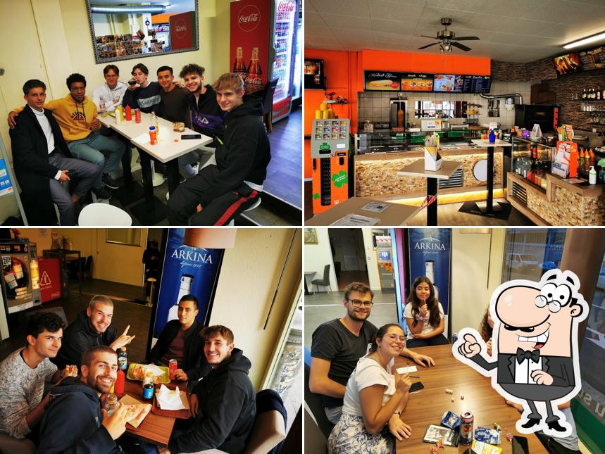 Dai un'occhiata agli interni di Snackch@t Tacos pizza kebab