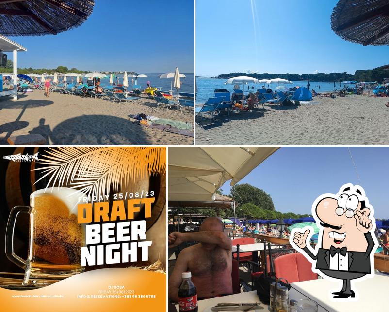 Gli interni di Barracuda Beach Bar