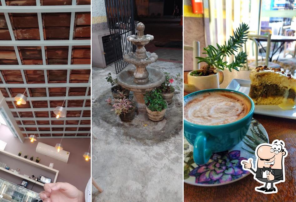 See this picture of Julieta Café