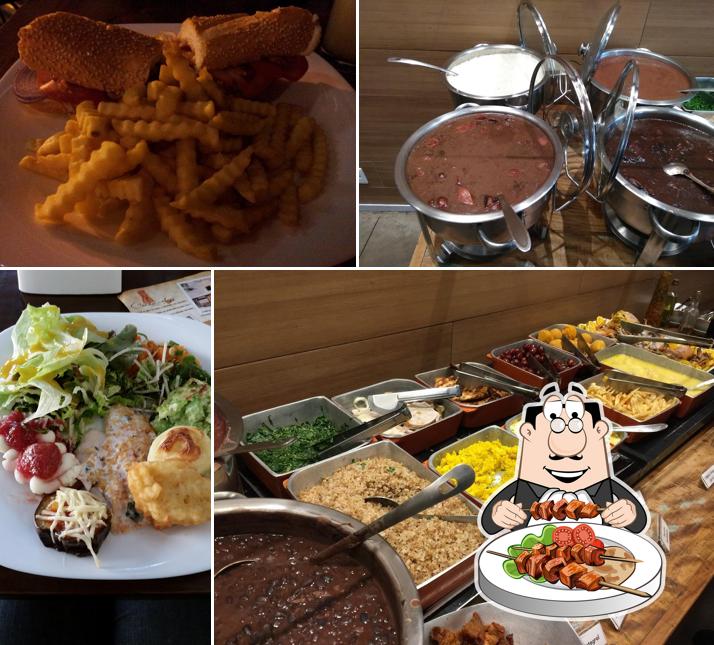 Comida em Restaurante Catarina631