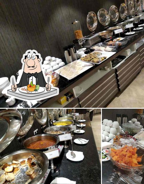 Food at Curry Mantra Lucknow