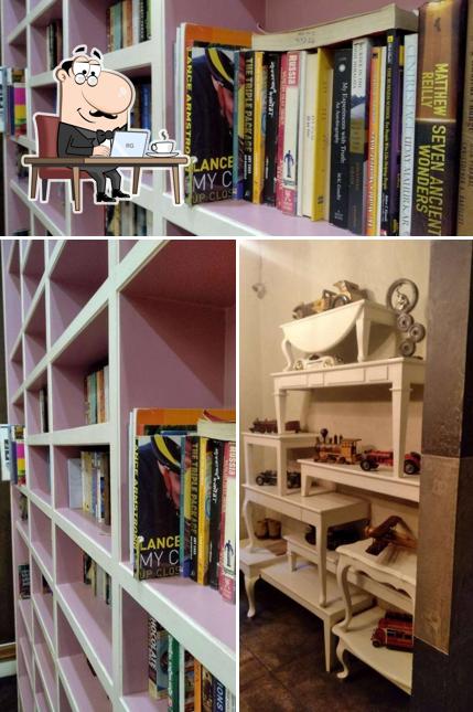 The interior of O2 Cafe De La Ville