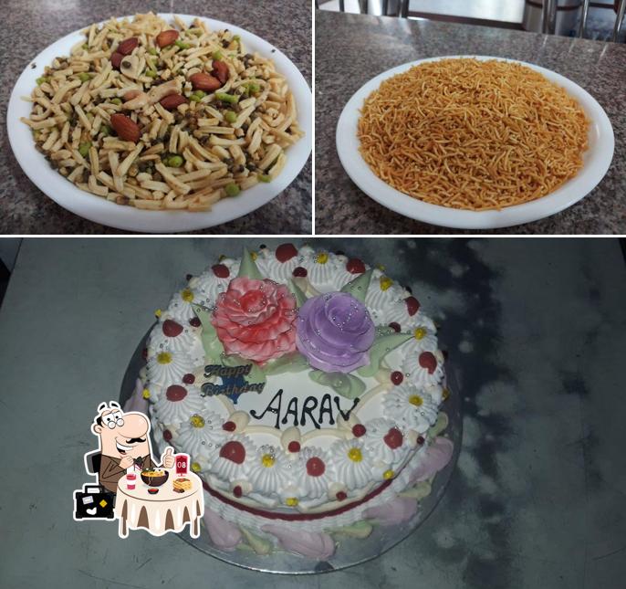 Food at Chaturvedi Food Court, Uttar Pradesh