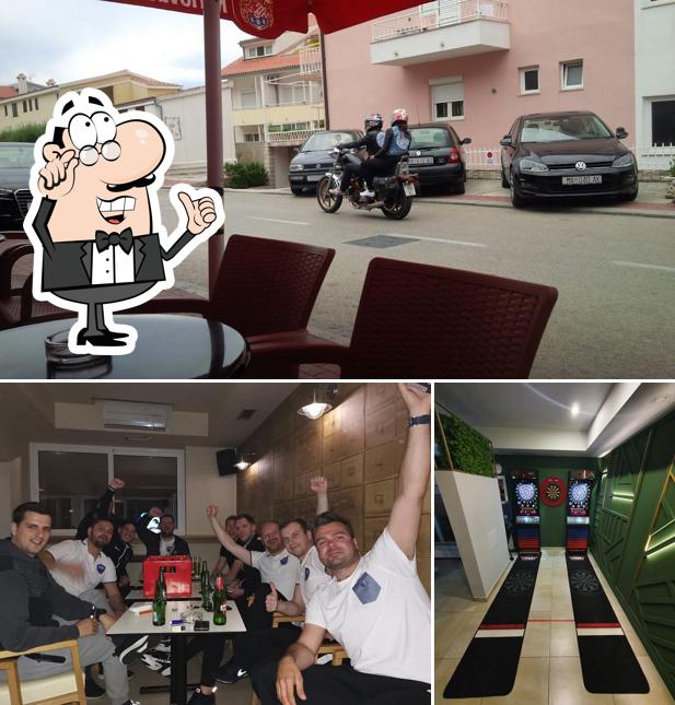 Gli interni di Caffe Bar Royal