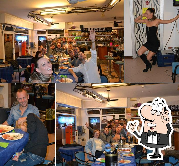 Siediti a un tavolo di Bar Smile