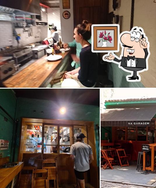 O interior do Na Garagem Burguer l Hamburgueria em Pinheiros