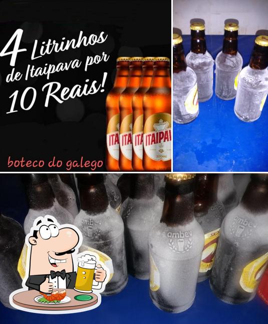 Peça um copo de cerveja leve ou escura