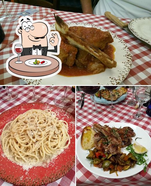 Platti al Antico Caffè Del Moro