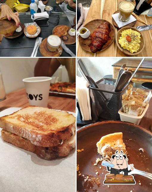 Pegue um sanduíche no Amazon Deli Coffee Shop