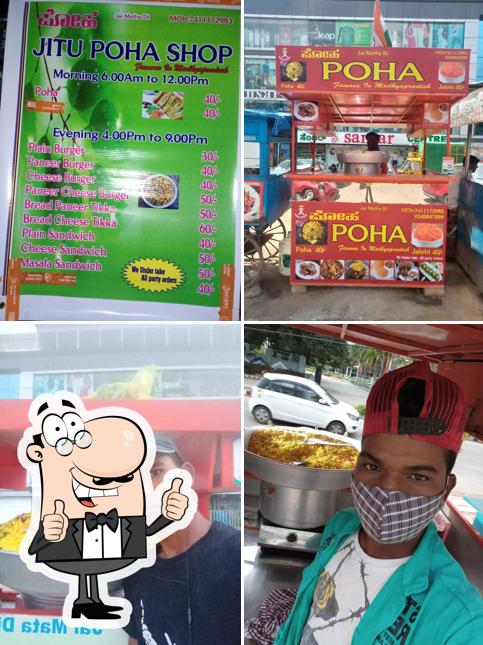 Look at this picture of Jeetu Poha Shop