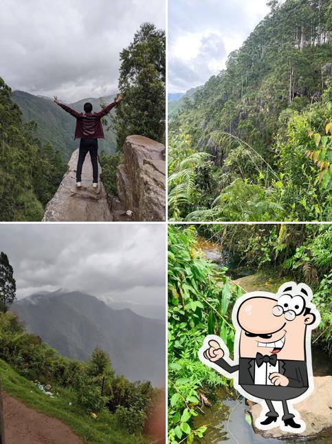 The exterior of Mountain View Point SK snacks shop & fresh juice's point