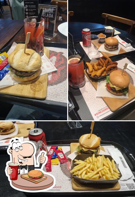 Experimente um hambúrguer no Mania de Churrasco Prime Steak & Burger