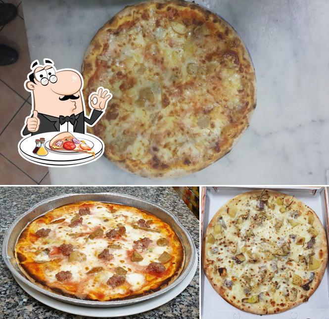 A Pizzeria Attenti a Quei Due, puoi assaggiare una bella pizza