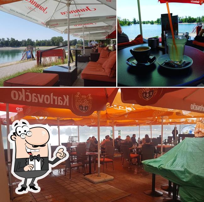 Dai un'occhiata agli interni di Macao Beach Bar