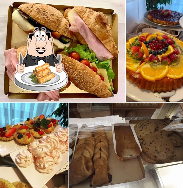 Involtini primavera al Panificio Fratelli Messetti Snc