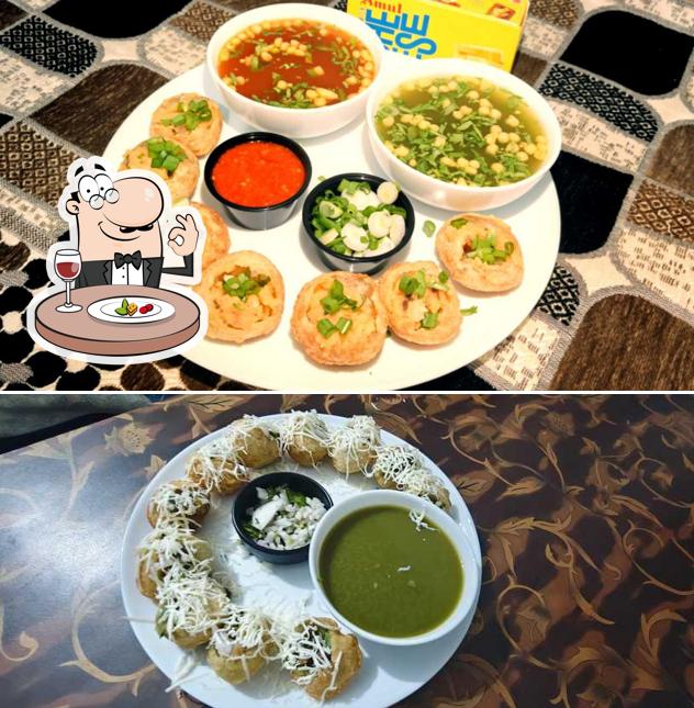 Food at Panipuri Lovers