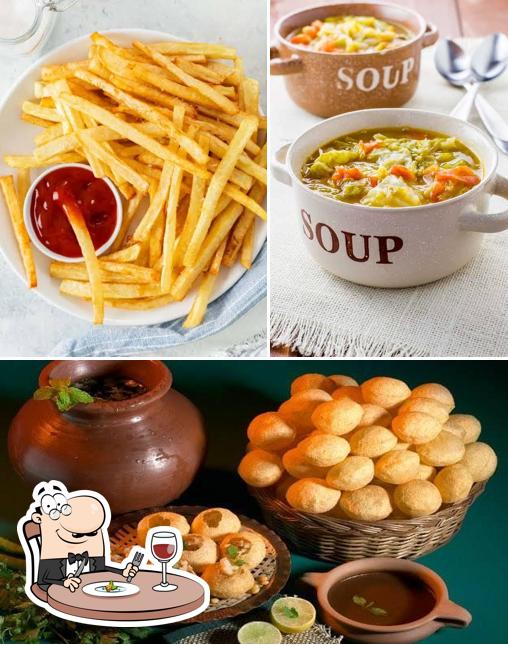 Food at Popcorn & Cotton Candy World