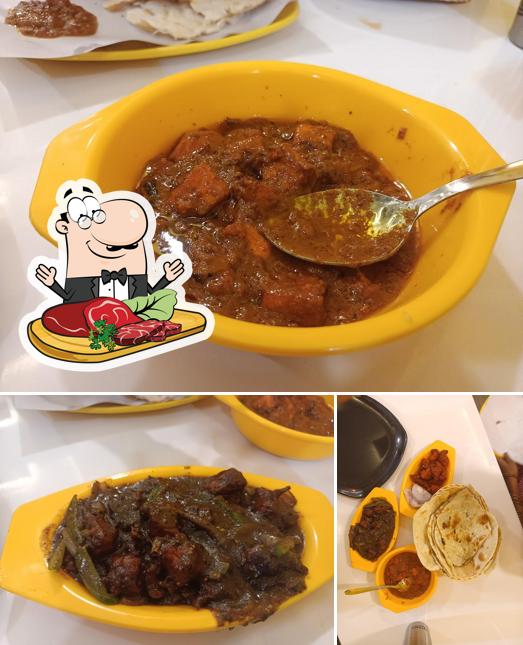 Try out meat dishes at Zwarma Omalur