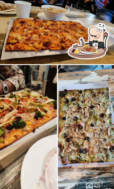 Order pizza at Writer's Café