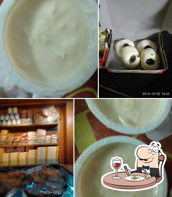 Food at Hindusthan Sweets