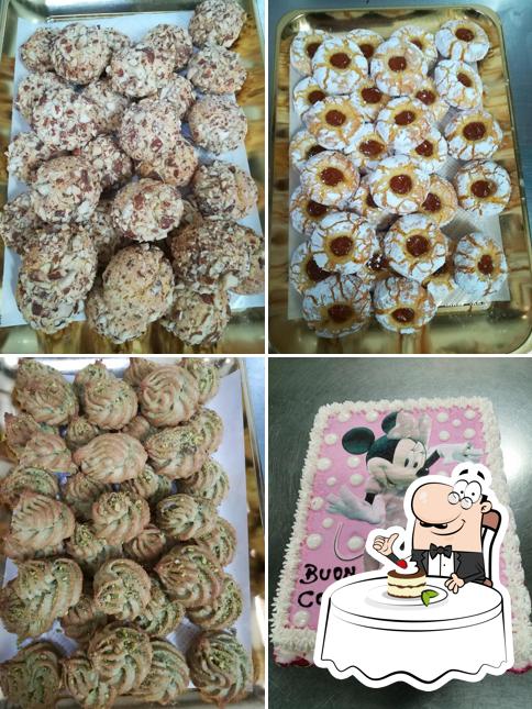 Il Cremino Gelateria Pasticceria offre un'ampia gamma di dolci