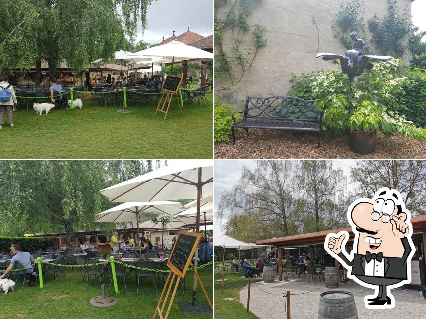 Dai un'occhiata agli interni di Café des Jardins