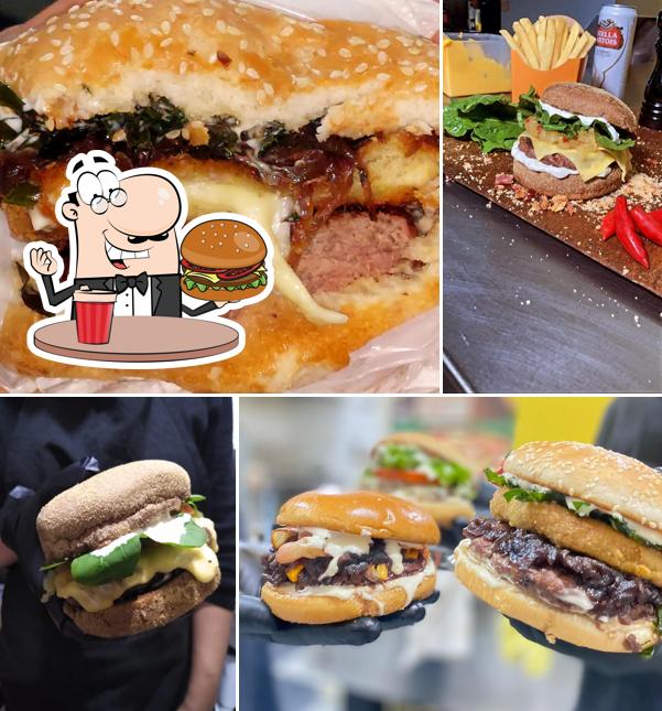 Experimente um dos hambúrgueres servidos no Pizzaria e Hamburgueria Nonna Domênica