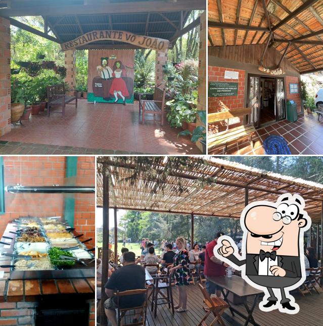 O interior do Restaurante Vô João Caminho do Vinho