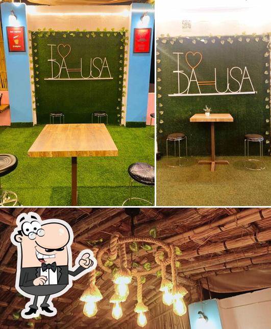 The interior of Da_usa Cafe