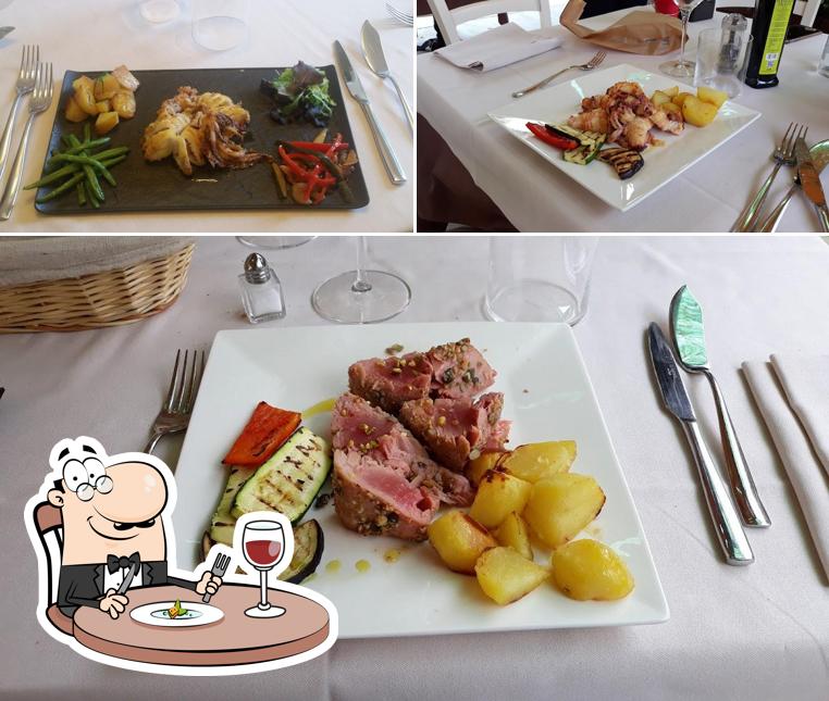 Cibo al Trattoria All'Isola